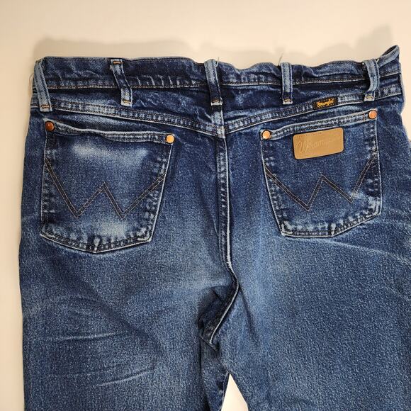 Wrangler Men’s 38x34 Straight Leg Jeans Medium Wash Distressed Y2K - Picture 11 of 11